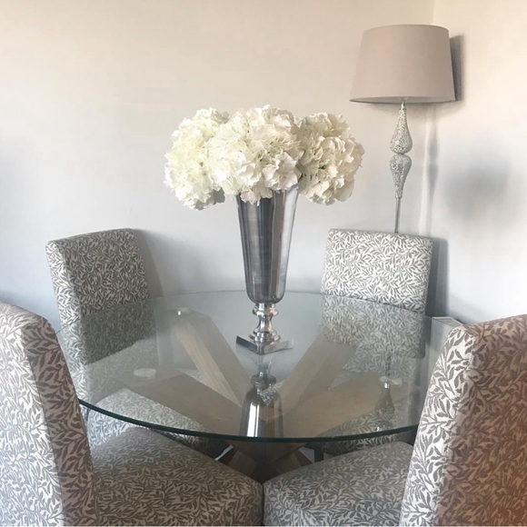 Lush Realistic Silk Hydrangea Stem | Artificial | Gift Party Wedding Home Decor - Picture 4 of 4